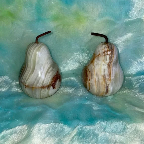 Vintage Polished Set of Stone Pears. Colorful fruit hand carved. - Picture 1 of 8